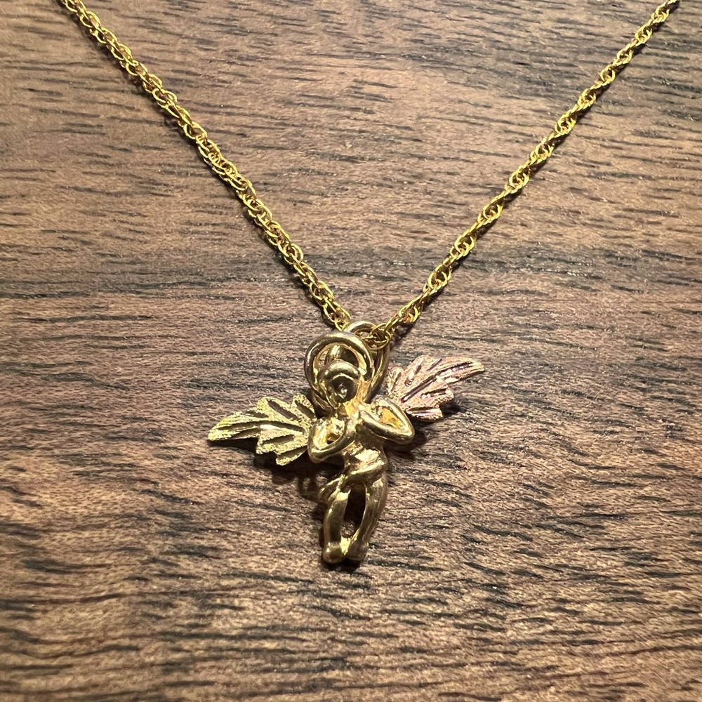 🎁 Black Friday Sale! Vintage Black Hills gold 10k angel / cherub necklace